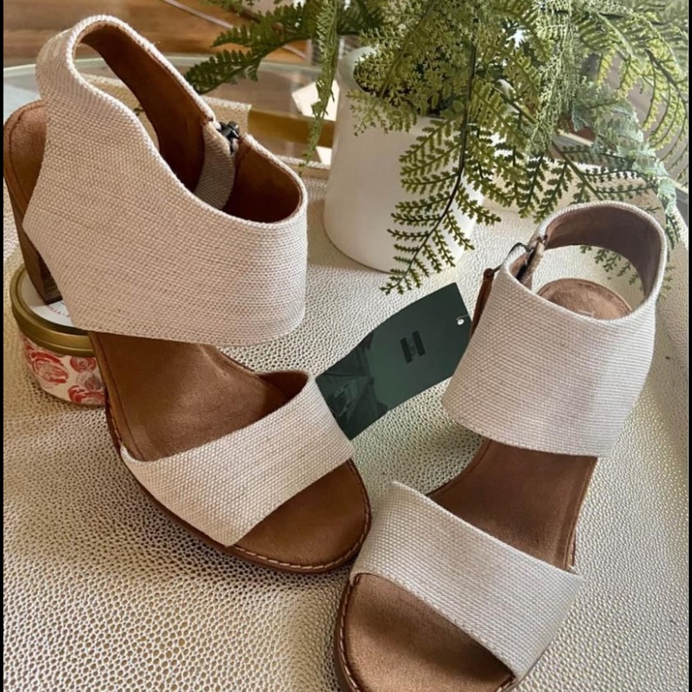 COPY - TOMS Majorca Cut Out Heel